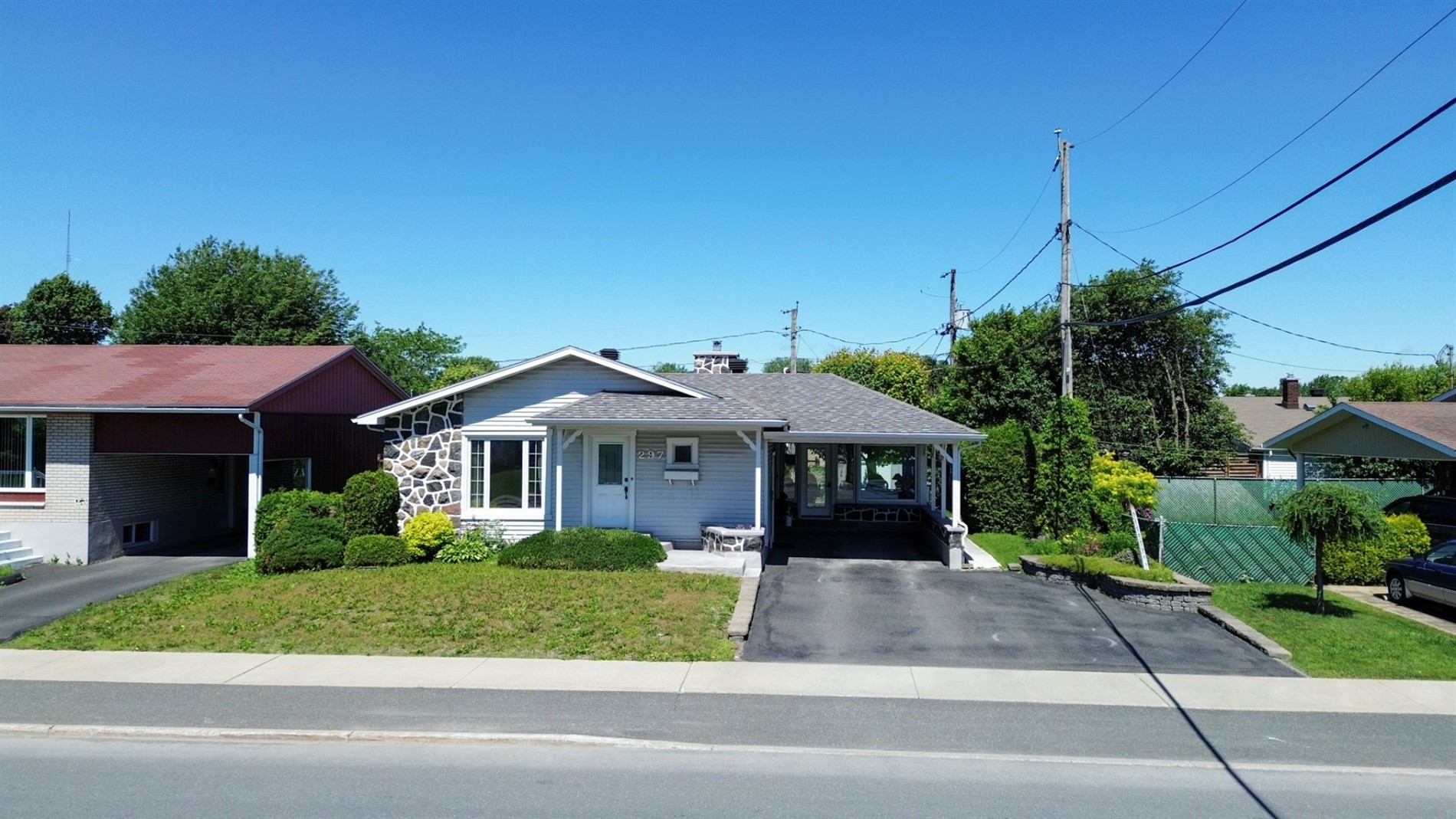 297 Rue St-Damase — photo 1