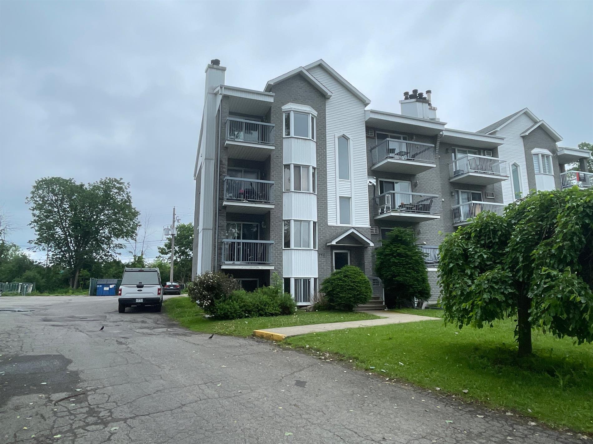 190 Place Brosseau — photo 1