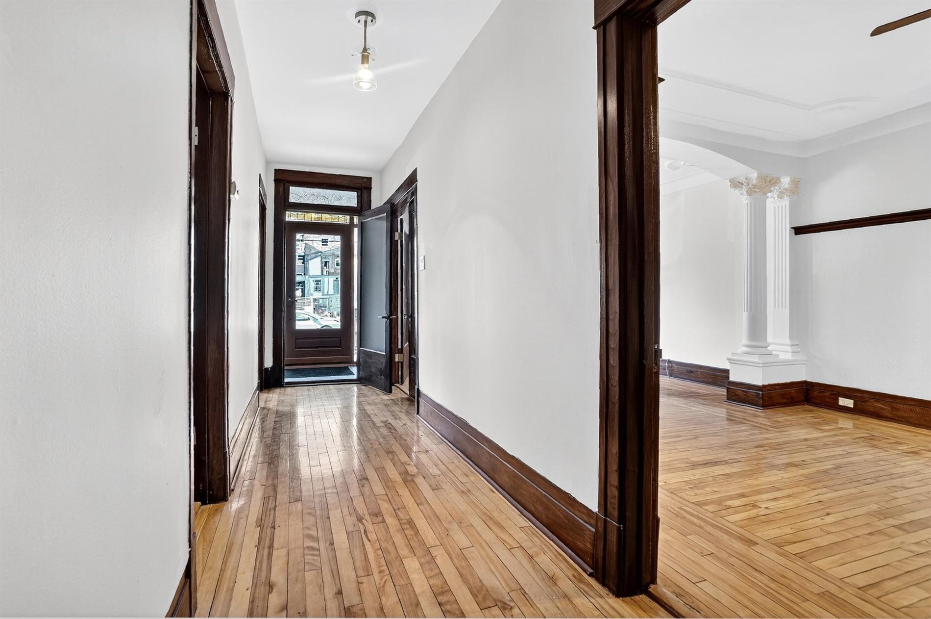 2525 Rue Fullum — photo 2