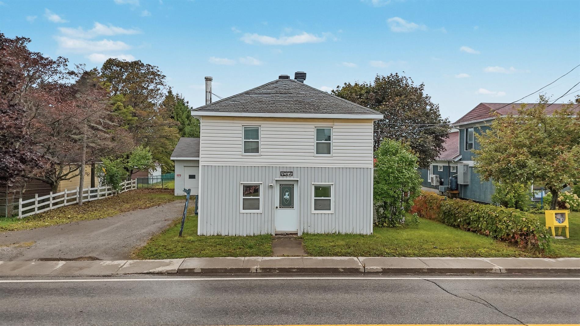 322 Rue Principale O. — photo 1
