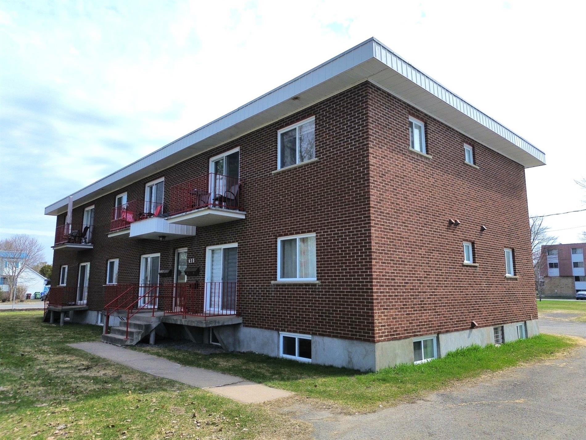 433 Av. d'Argenteuil — photo 1