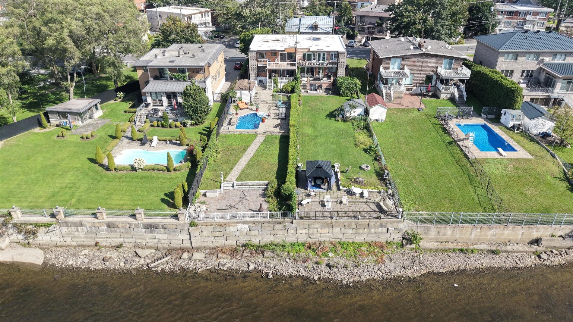 5135-5137 Boul. Gouin E. — photo 1
