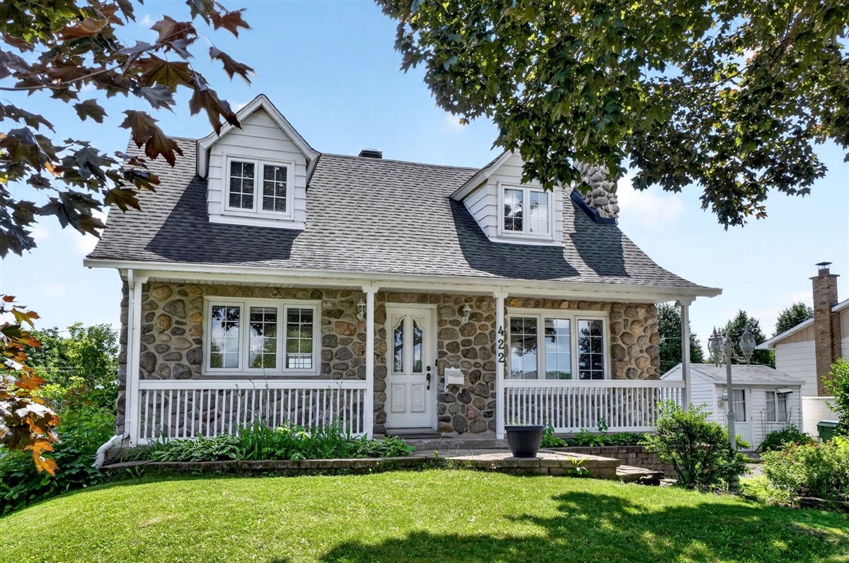 Two or more storey - 422 Rue St-Laurent, Saint-Eustache