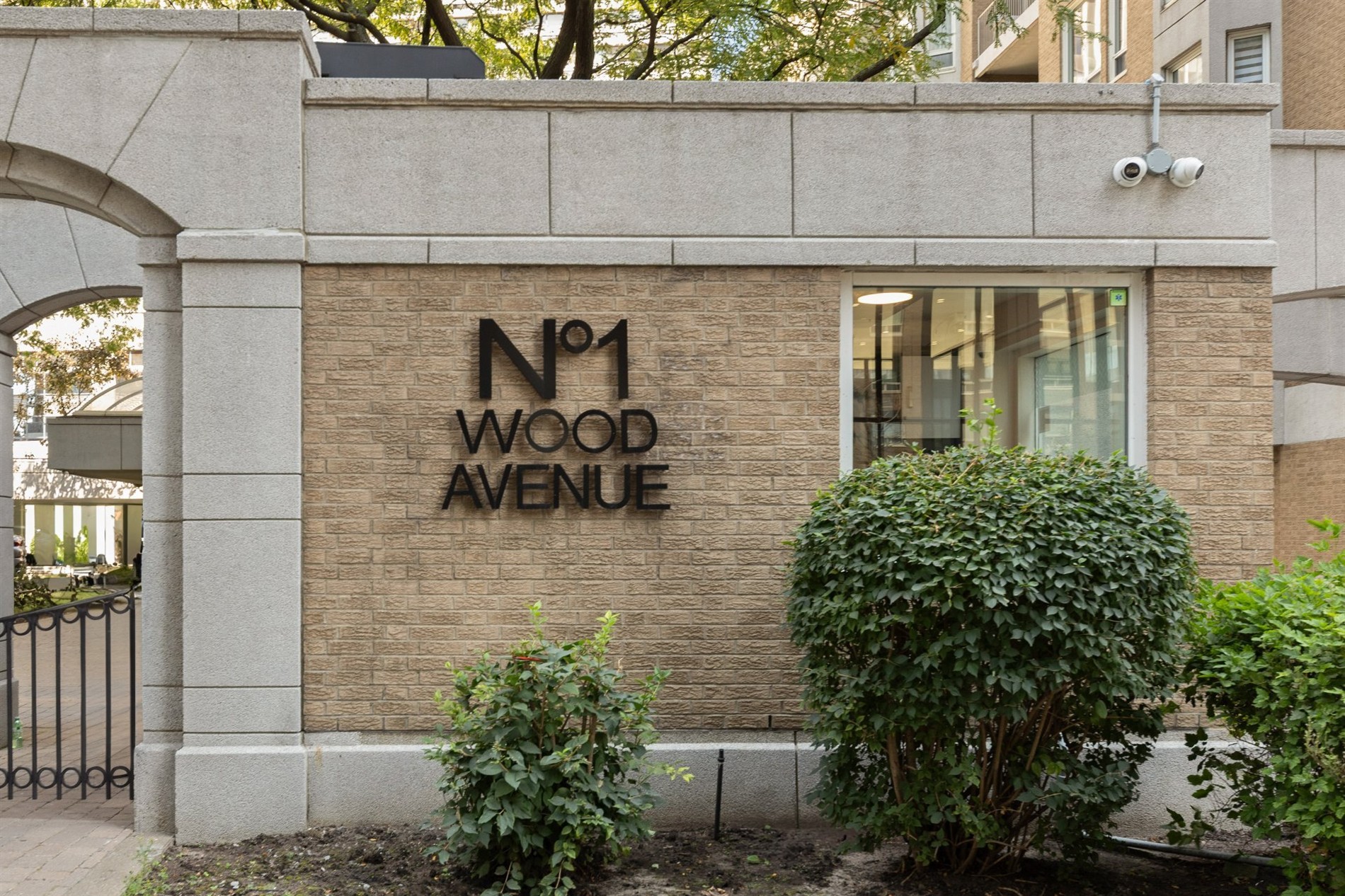 206-1 Av. Wood — photo 2