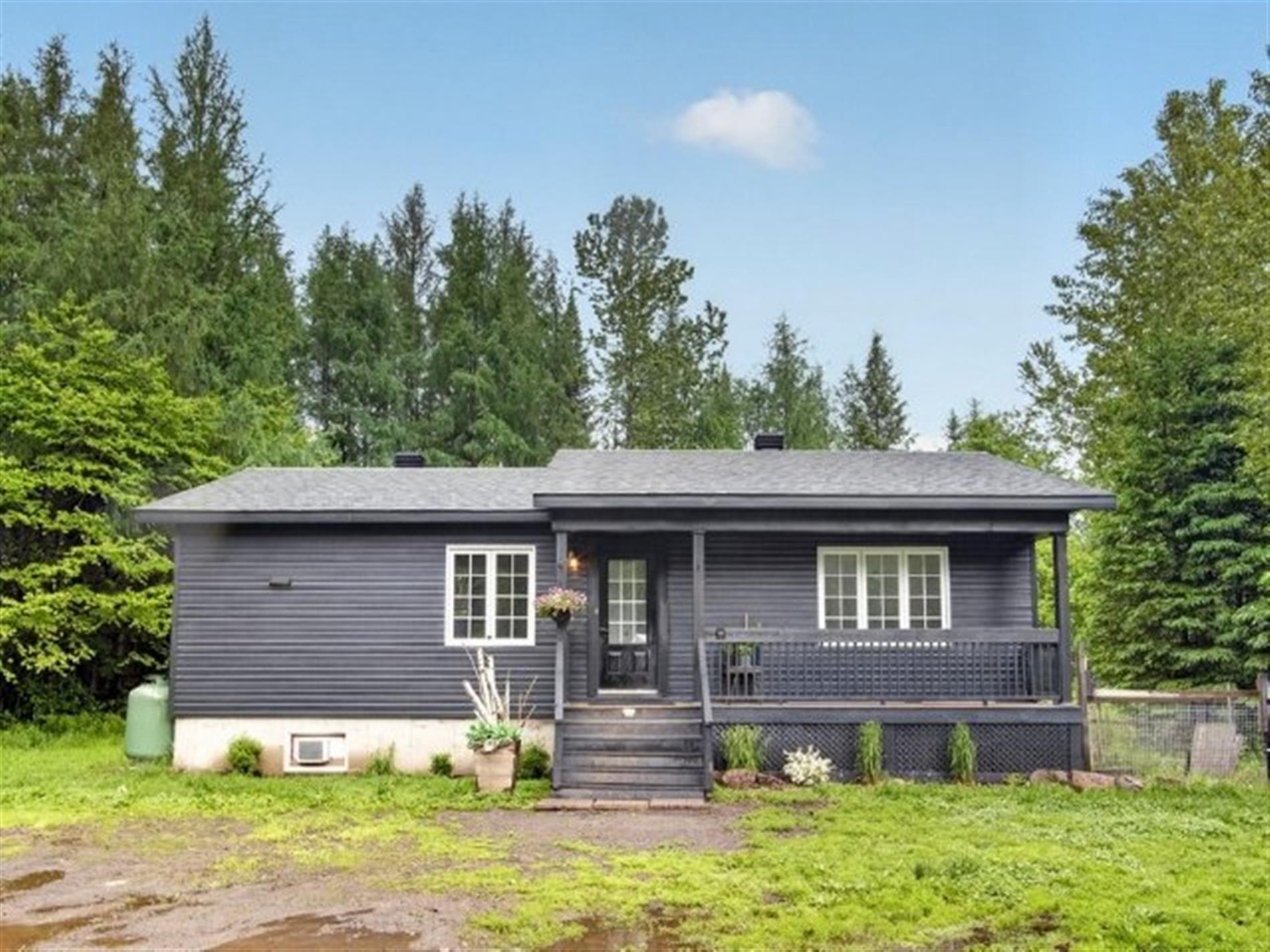 877 Ch. du Lac-Quenouille — photo 1