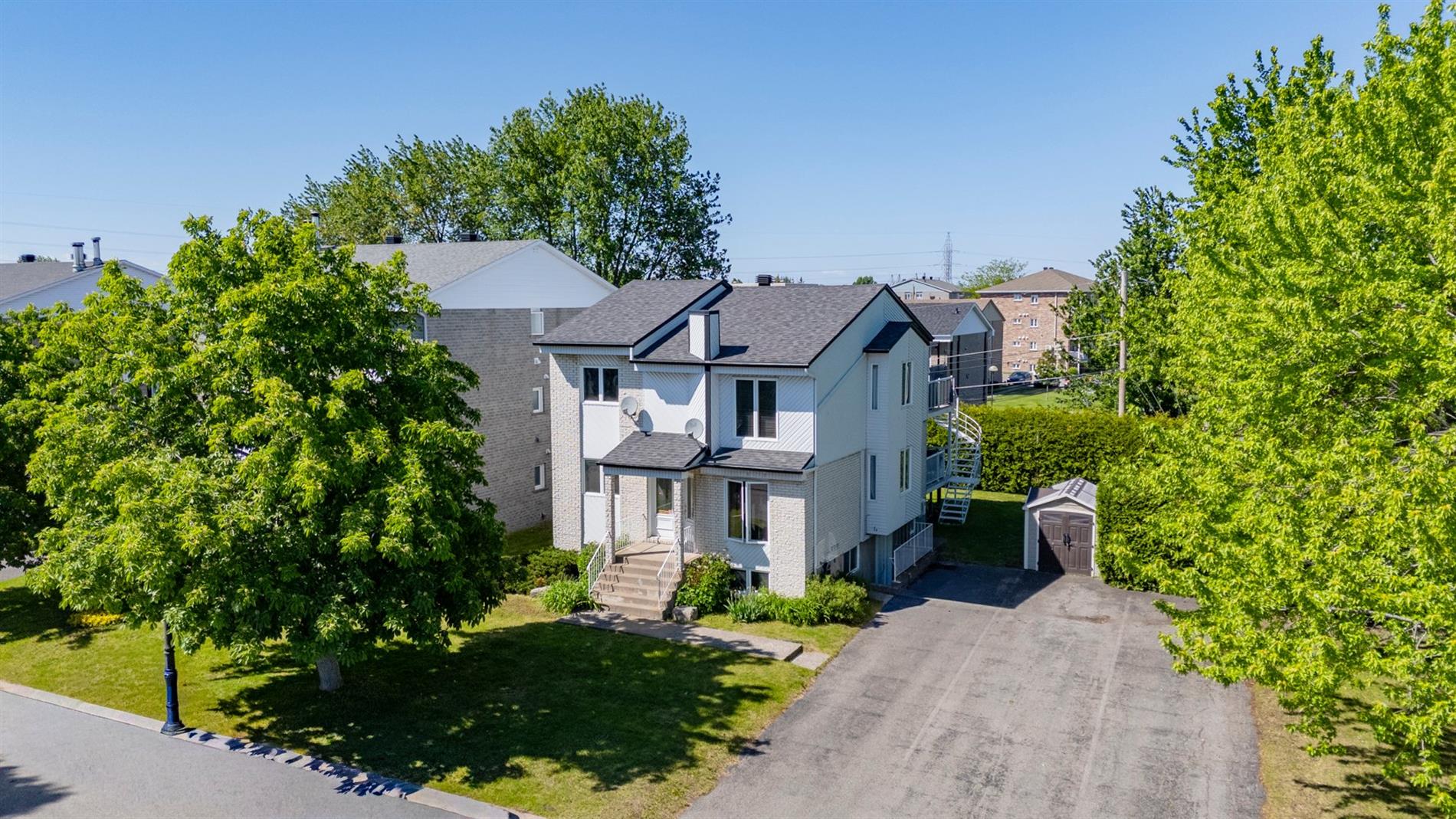 1-1B Rue Ouellette — photo 1