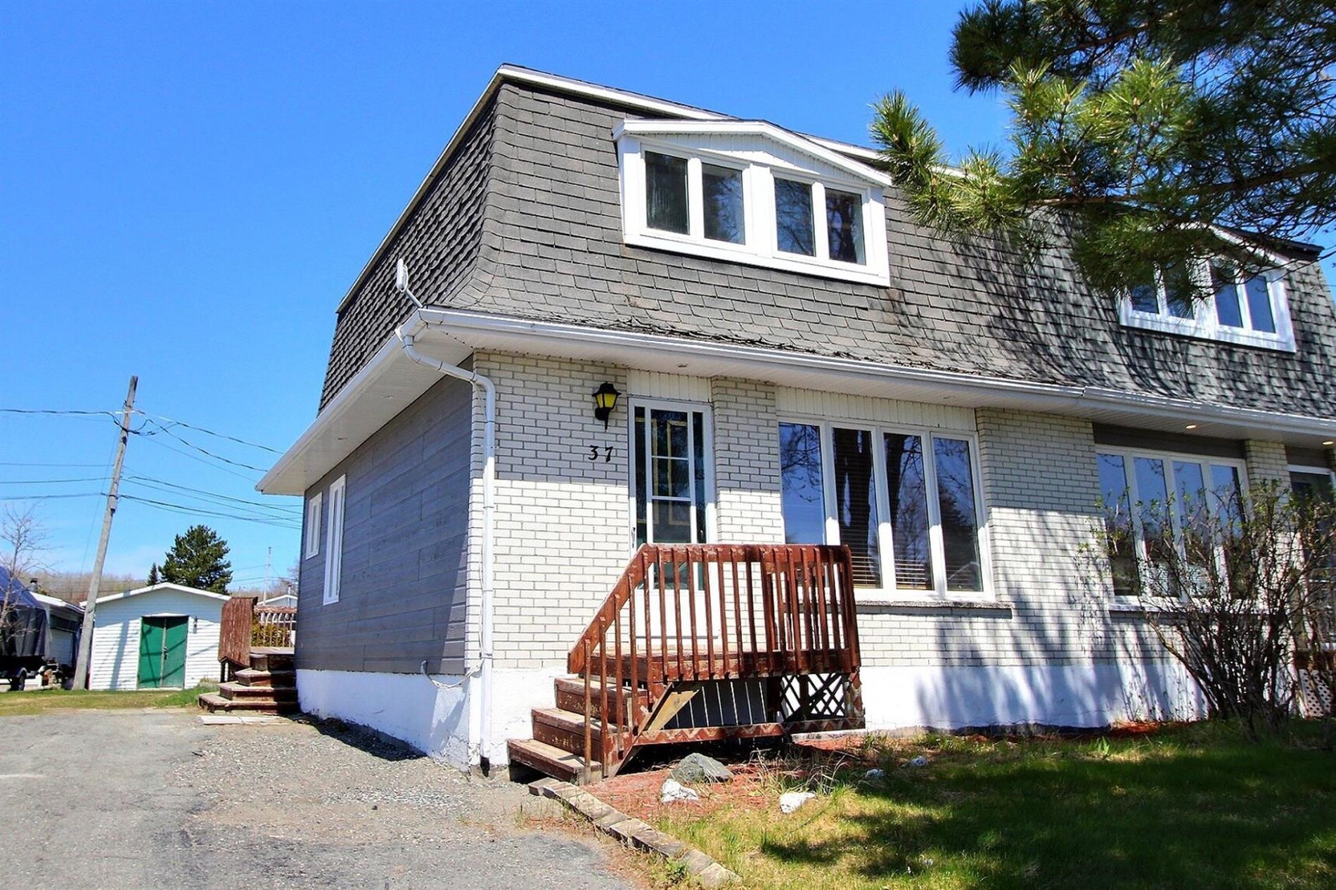 37 Place Noyelle — photo 1