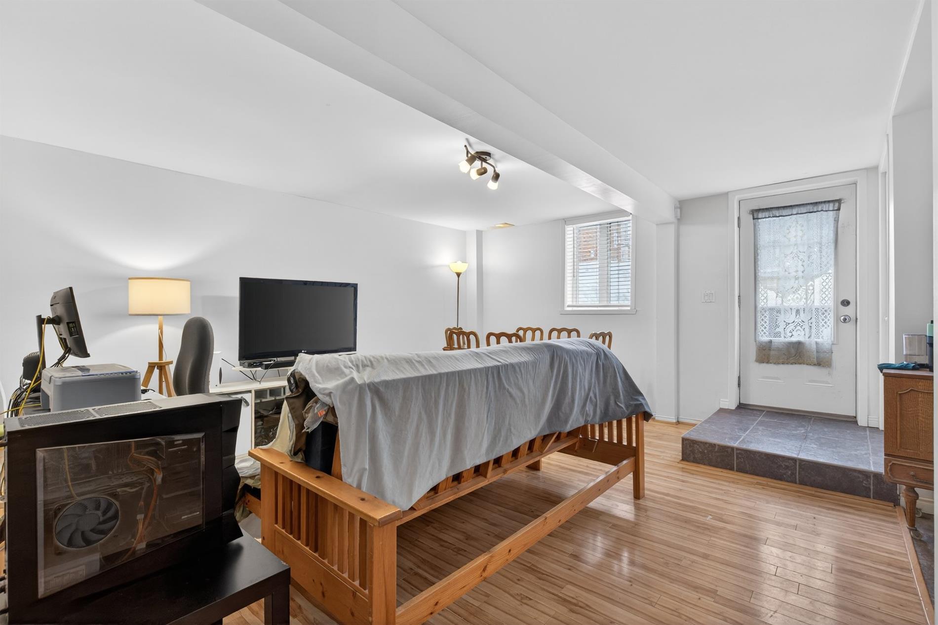 994 Av. Casot — photo 3