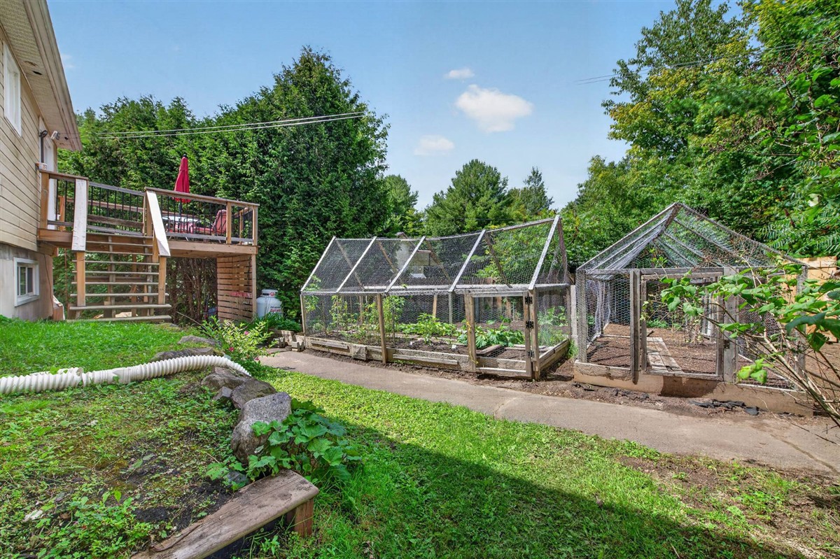 Vue 37 de la propriété réf. 24376487 – 151 Place Cadieux J5K 1B6