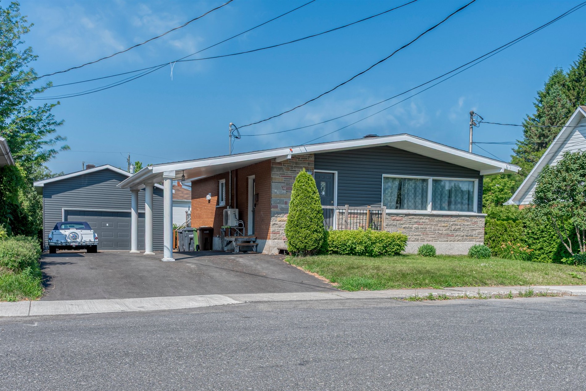 1150 Rue Chabanel — photo 3