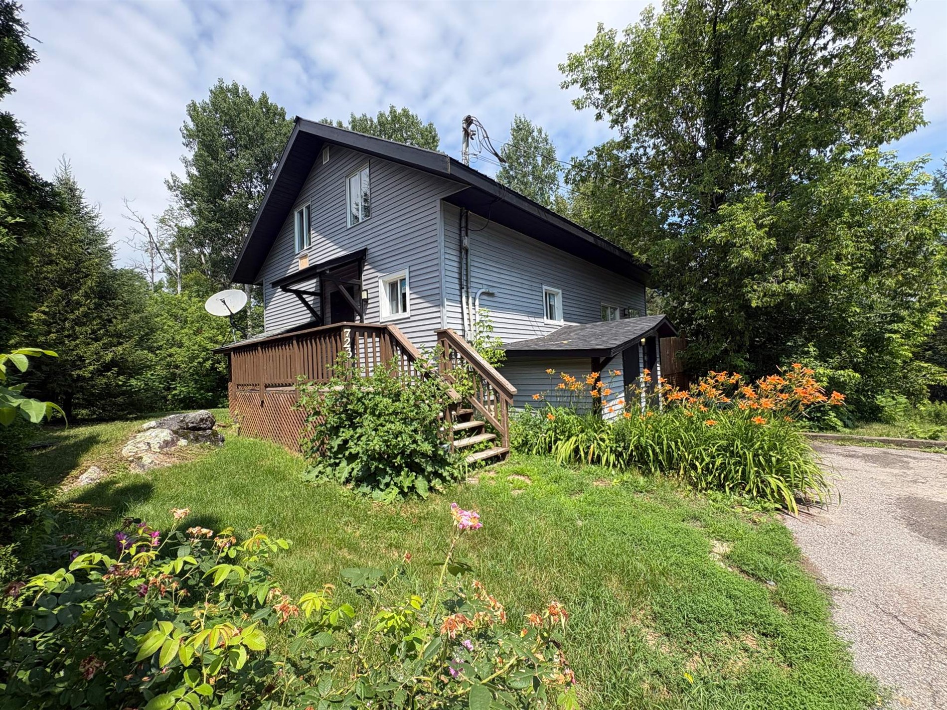 721-723 Ch. de Ferme-Rouge — photo 1