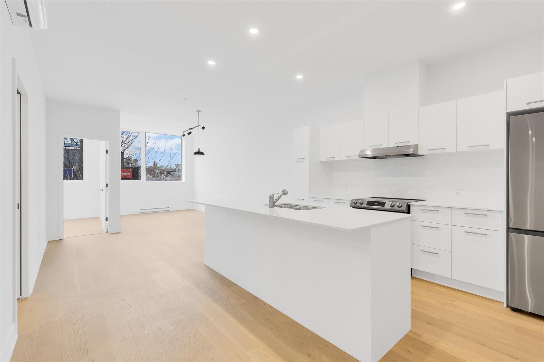 204-5410 Av. Papineau — photo 3