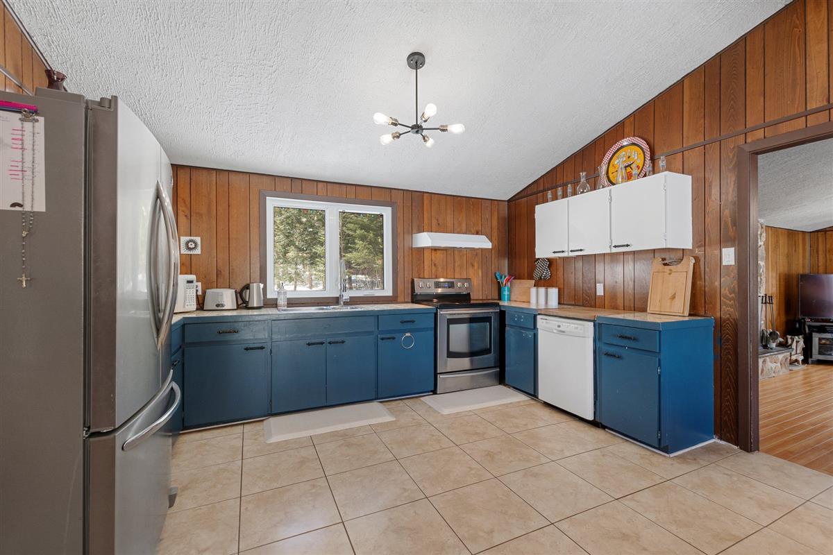 Vue 15 de la propriété réf. 12820780 – 1208 Ch. de Ste-Anne-des-Lacs J0R 1B0