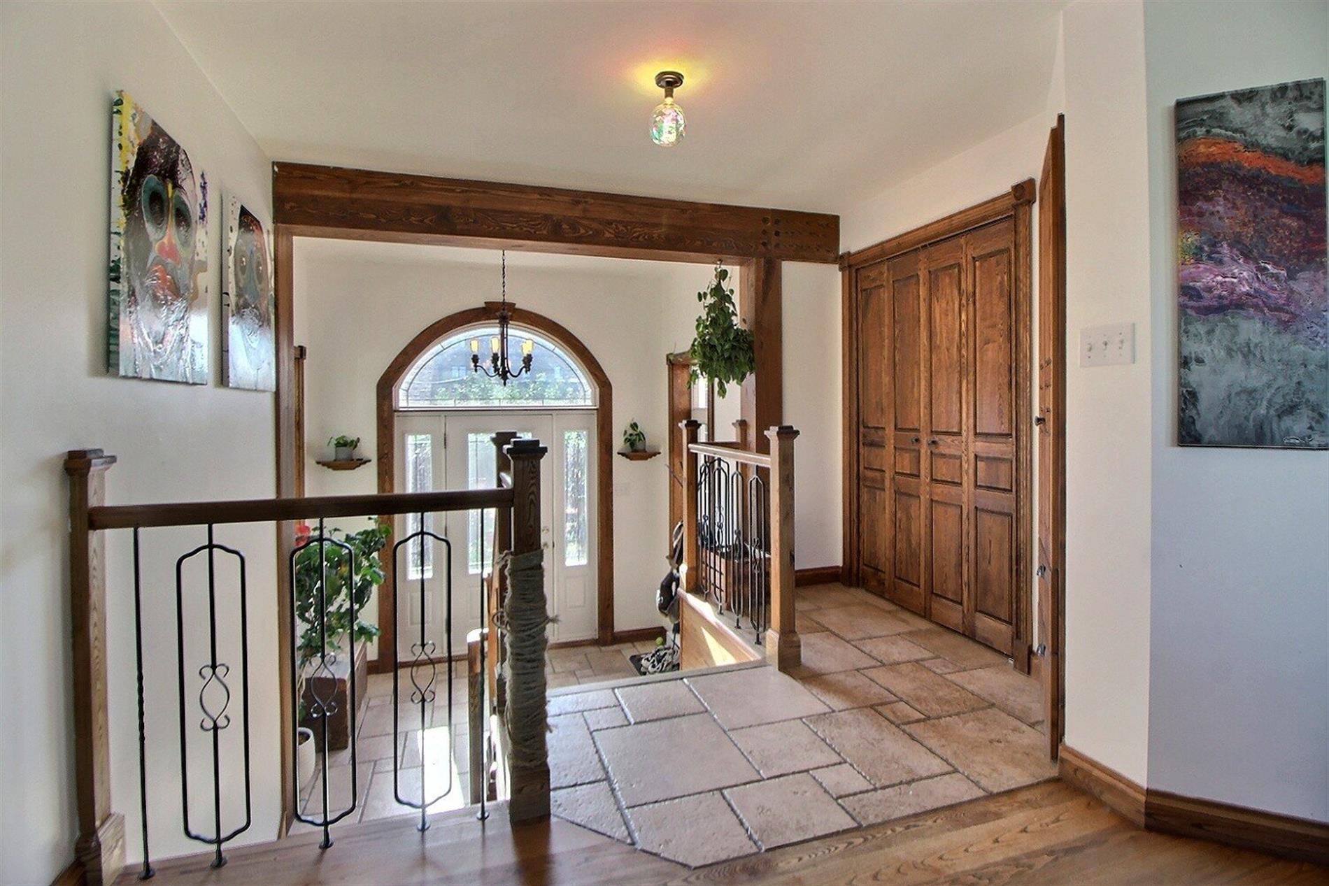 386 Av. Lajoie — photo 2