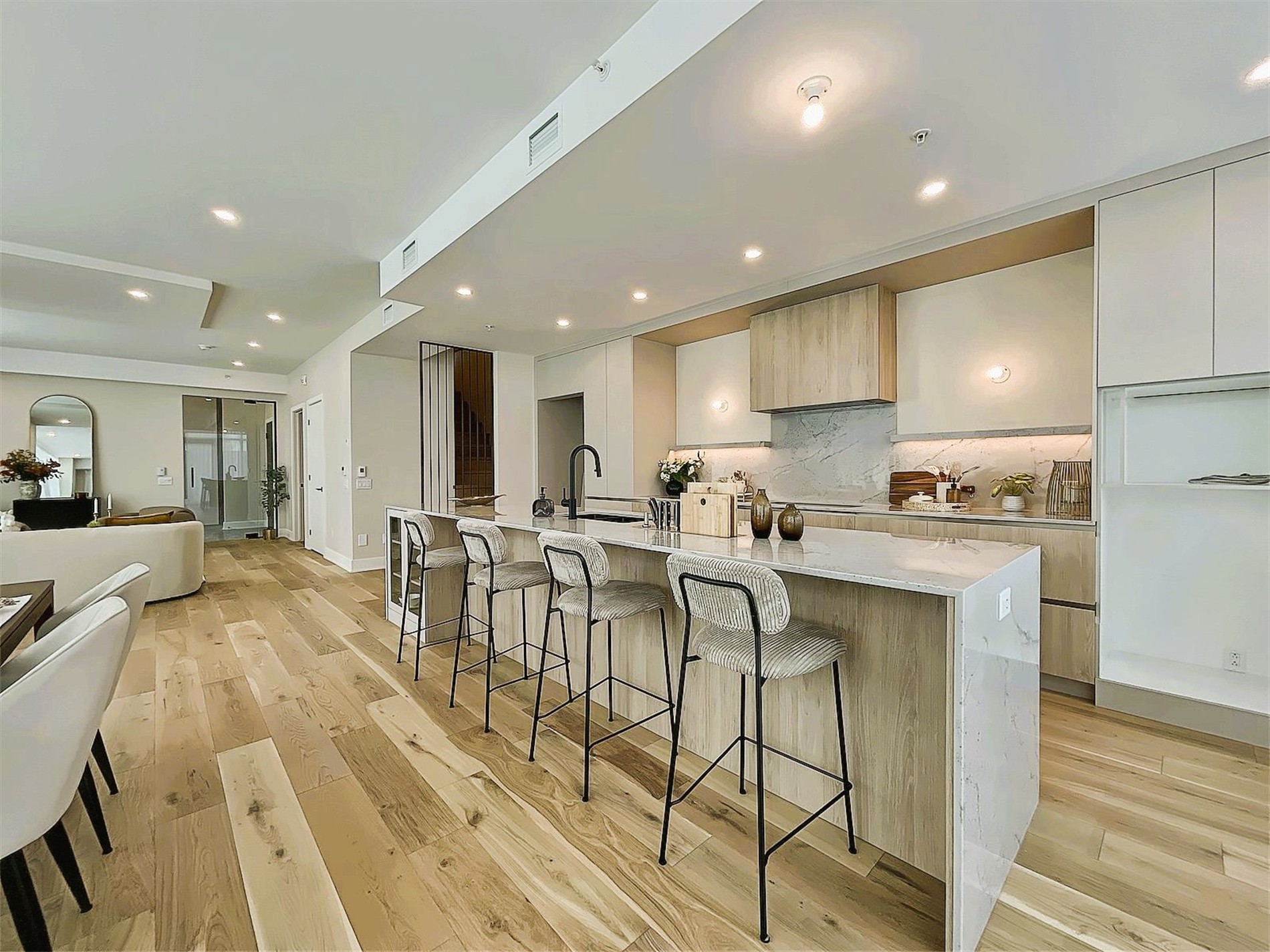 101-2835 Av. du Cosmodôme — photo 2