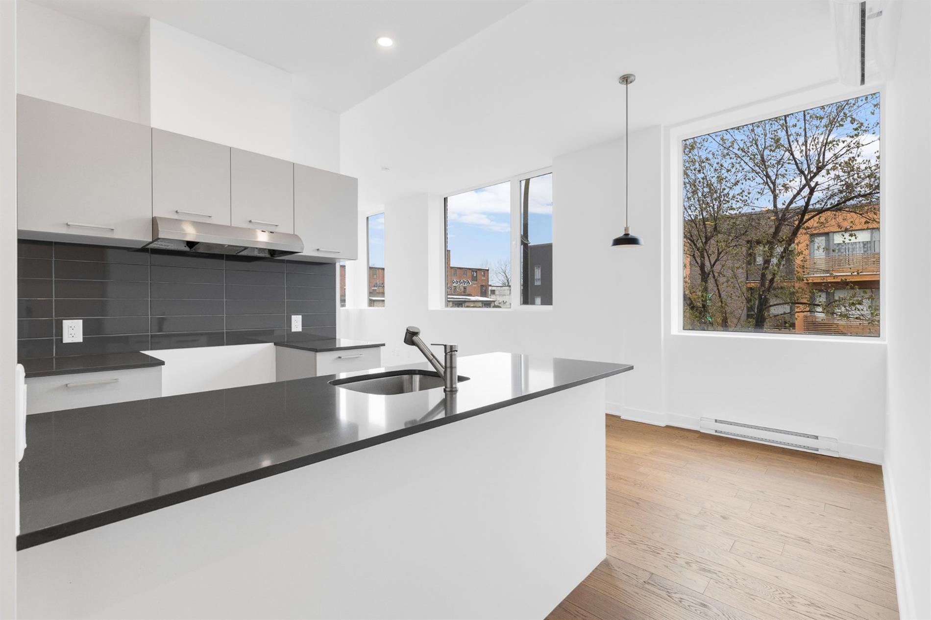 201-5410 Av. Papineau — photo 1