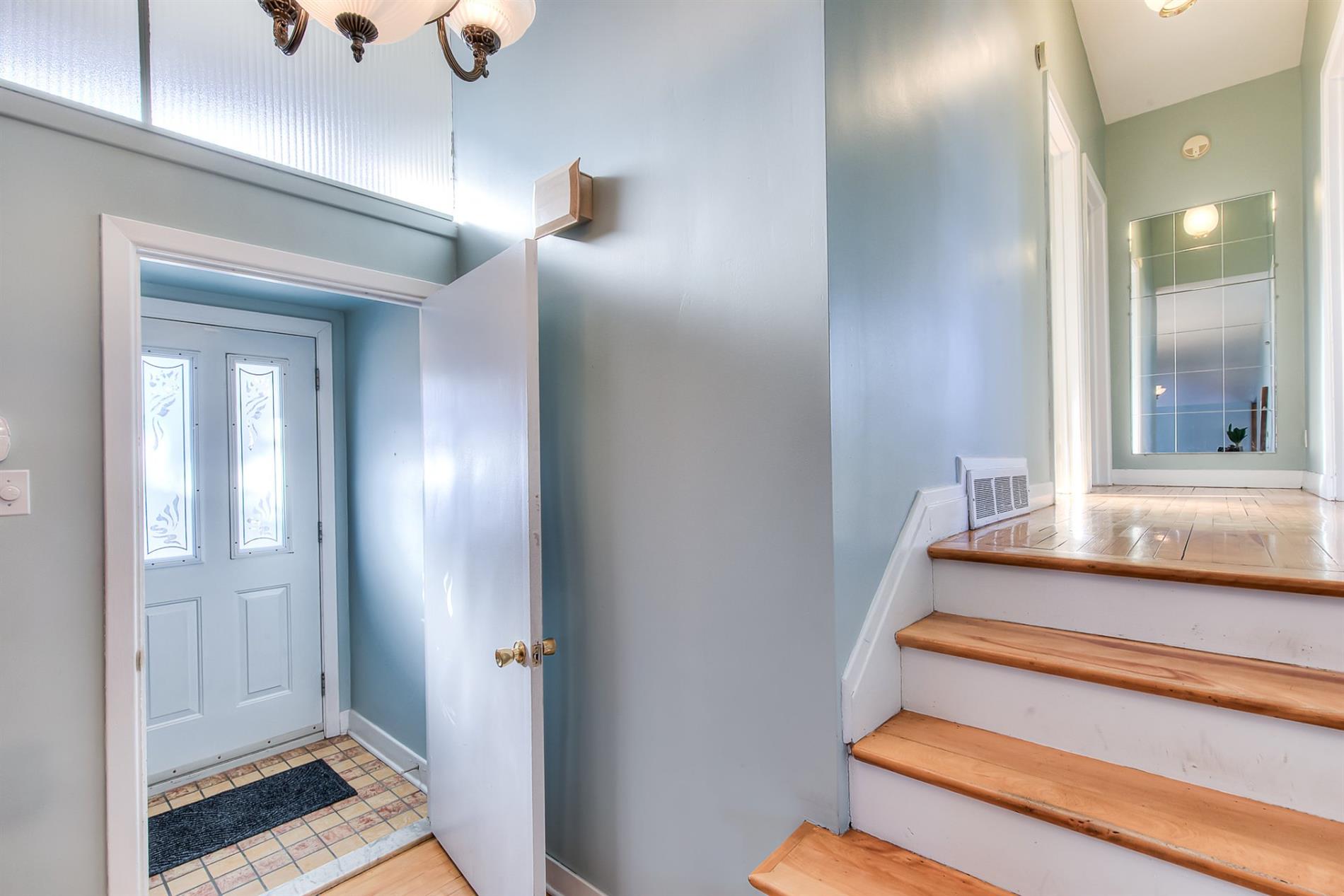 139 Av. Giroux — photo 2