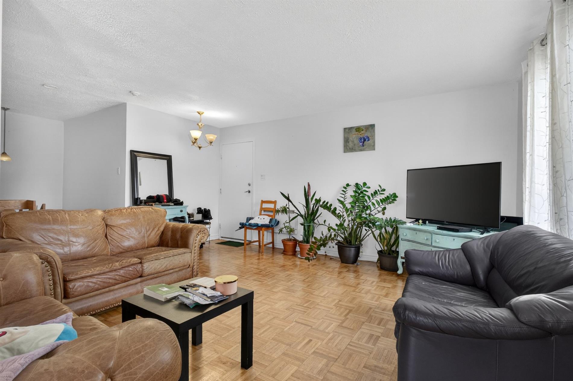 1-3304 Rue Mistral — photo 3