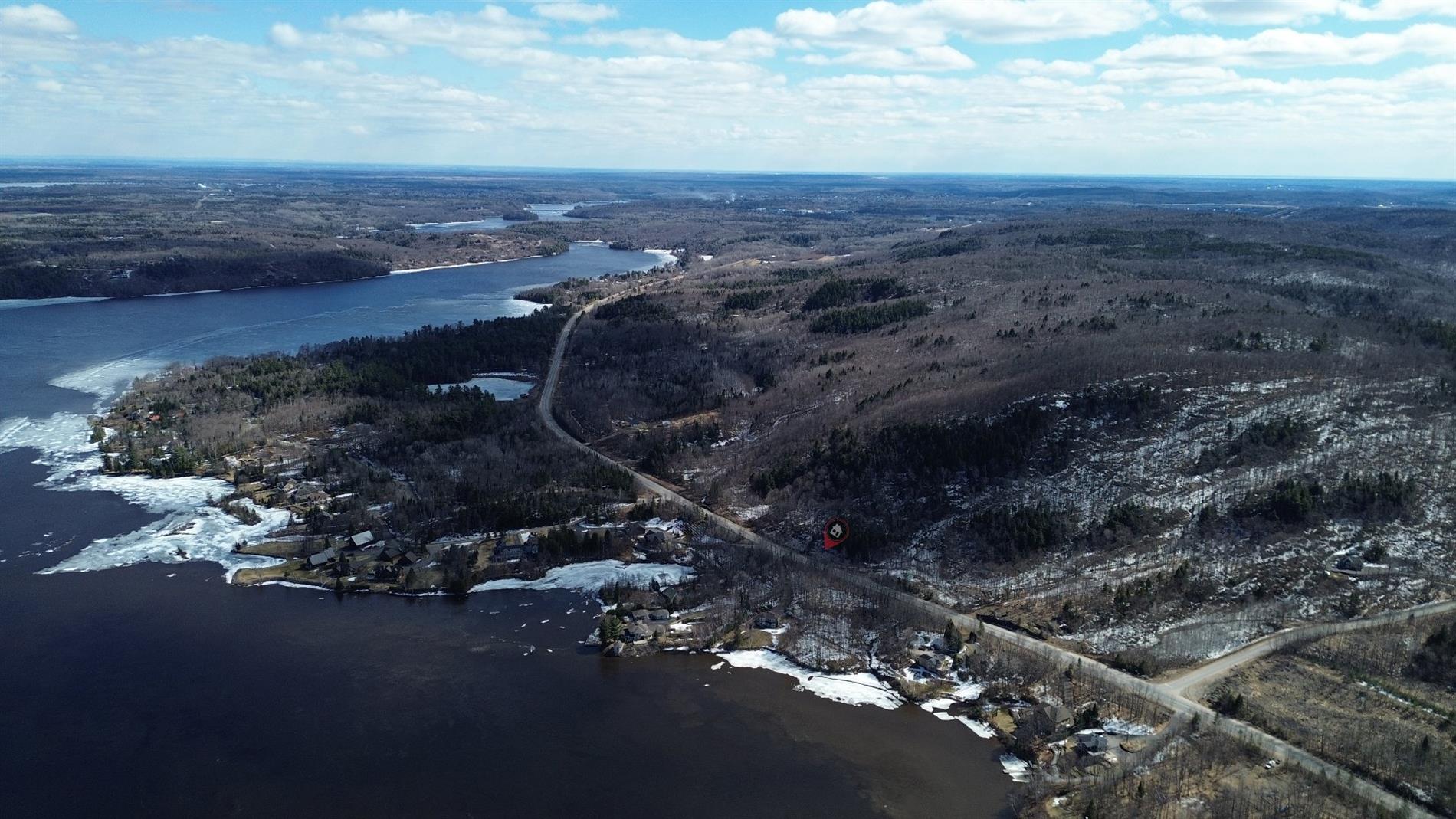 52 Ch. de St-Jean-des-Piles — photo 1