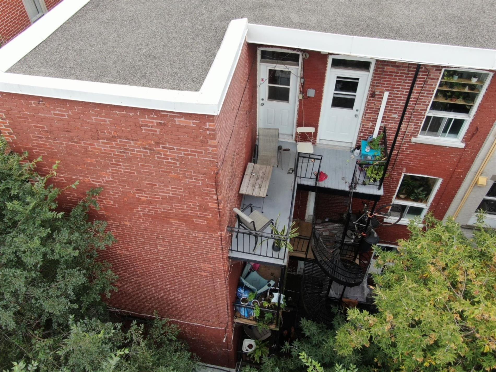 2105-2113 Rue Dézéry — photo 2