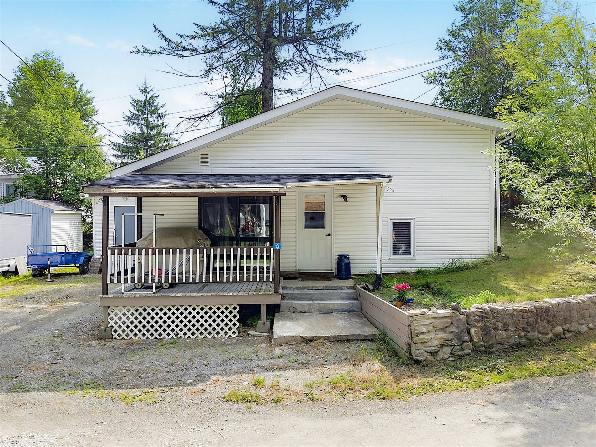 74-2405 Ch. Lemire — photo 1