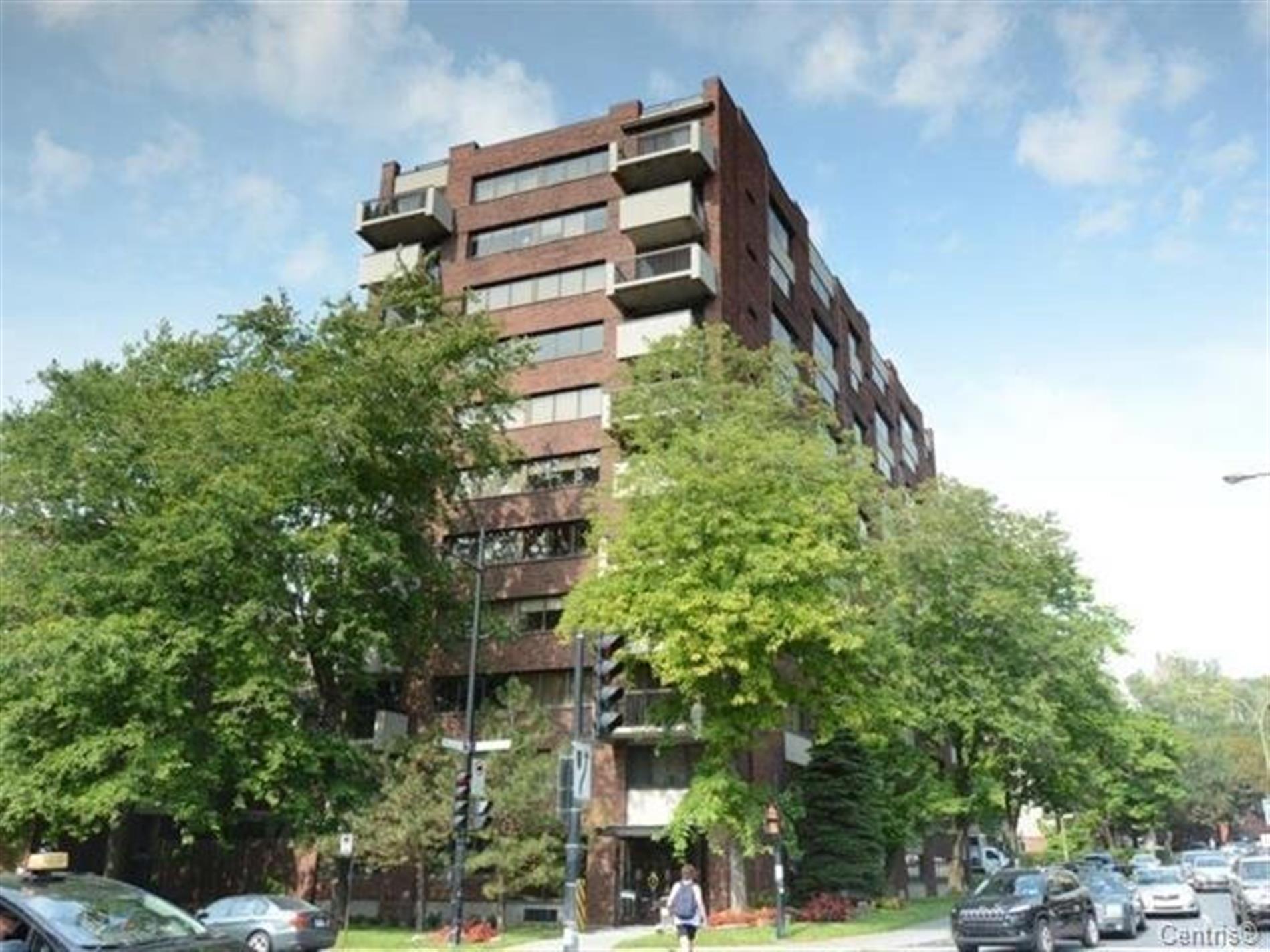 3001 Rue Sherbrooke O. — photo 1