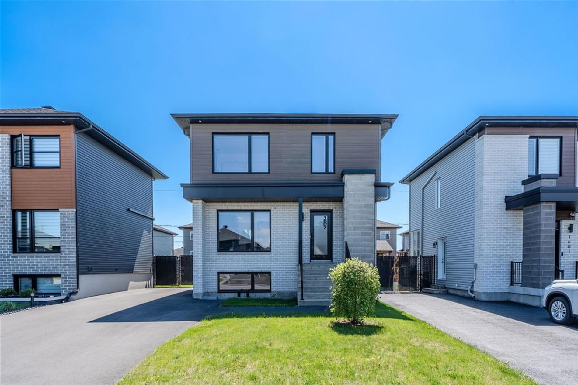 1607 Rue Jussaume — photo 1