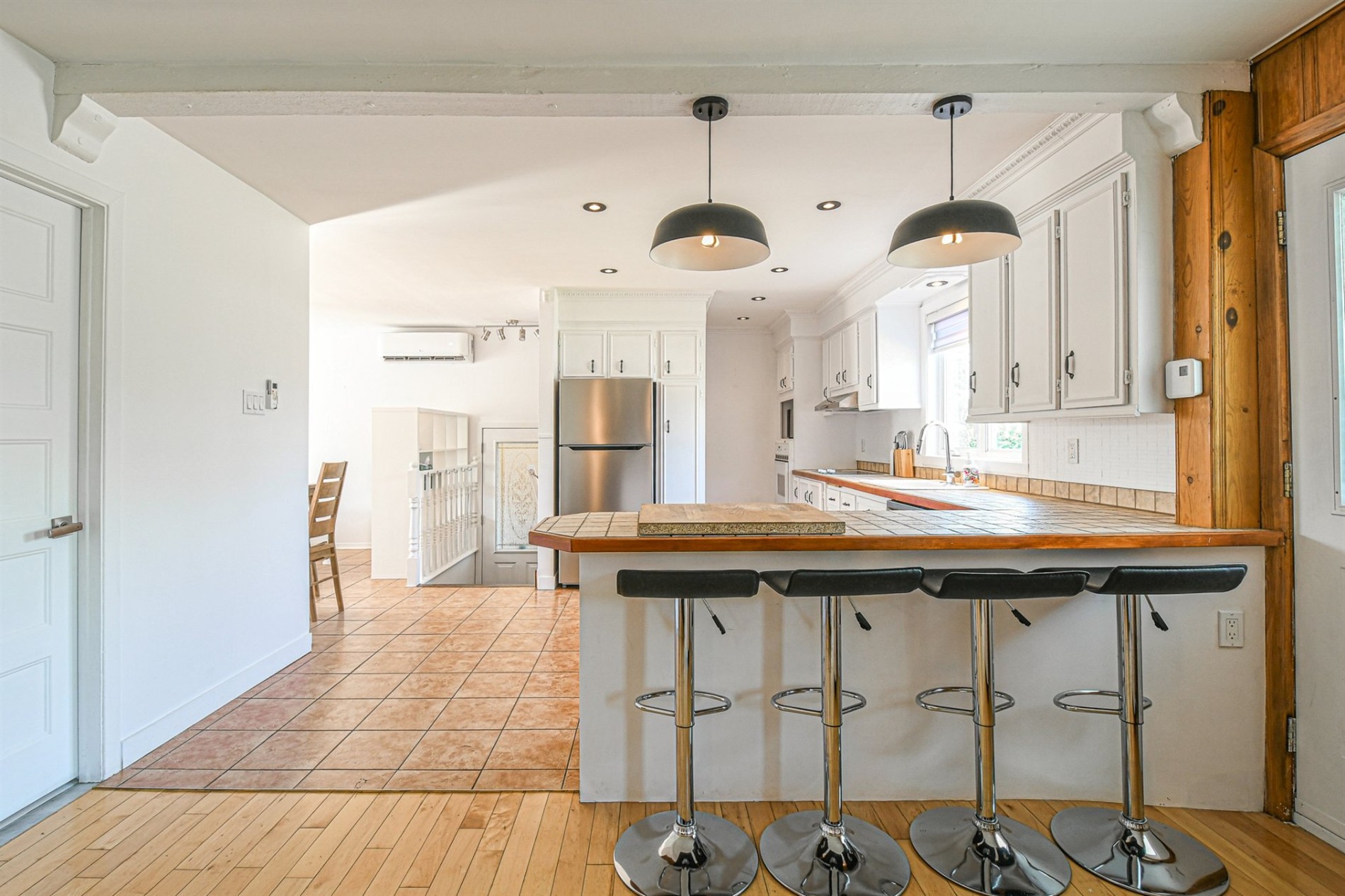 1002 Rue Paquette — photo 1