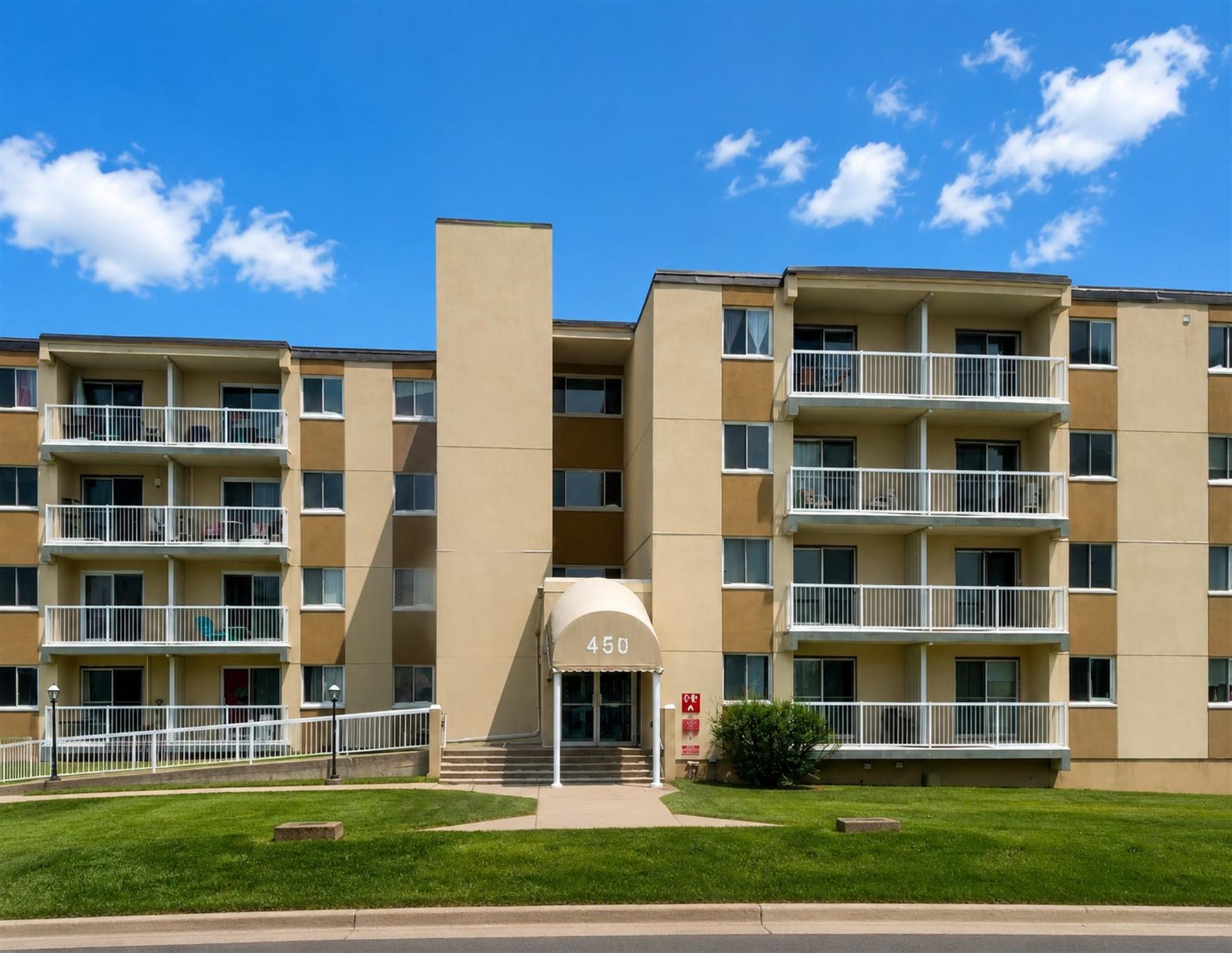 450 Boul. Wilfrid-Lavigne — photo 1