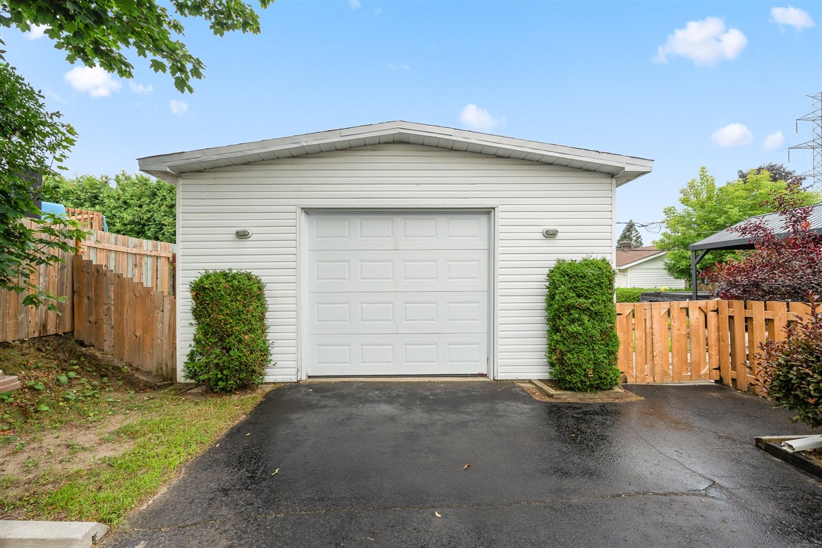 Maison de plain-pied, Mascouche, photo 2 de 33