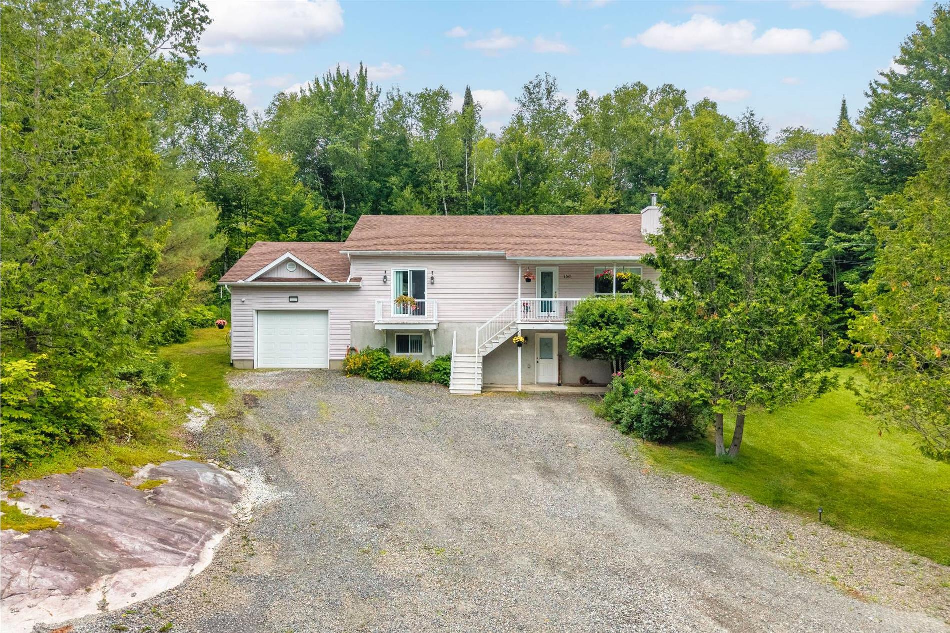130 Ch. du Lac-Dufour — photo 1