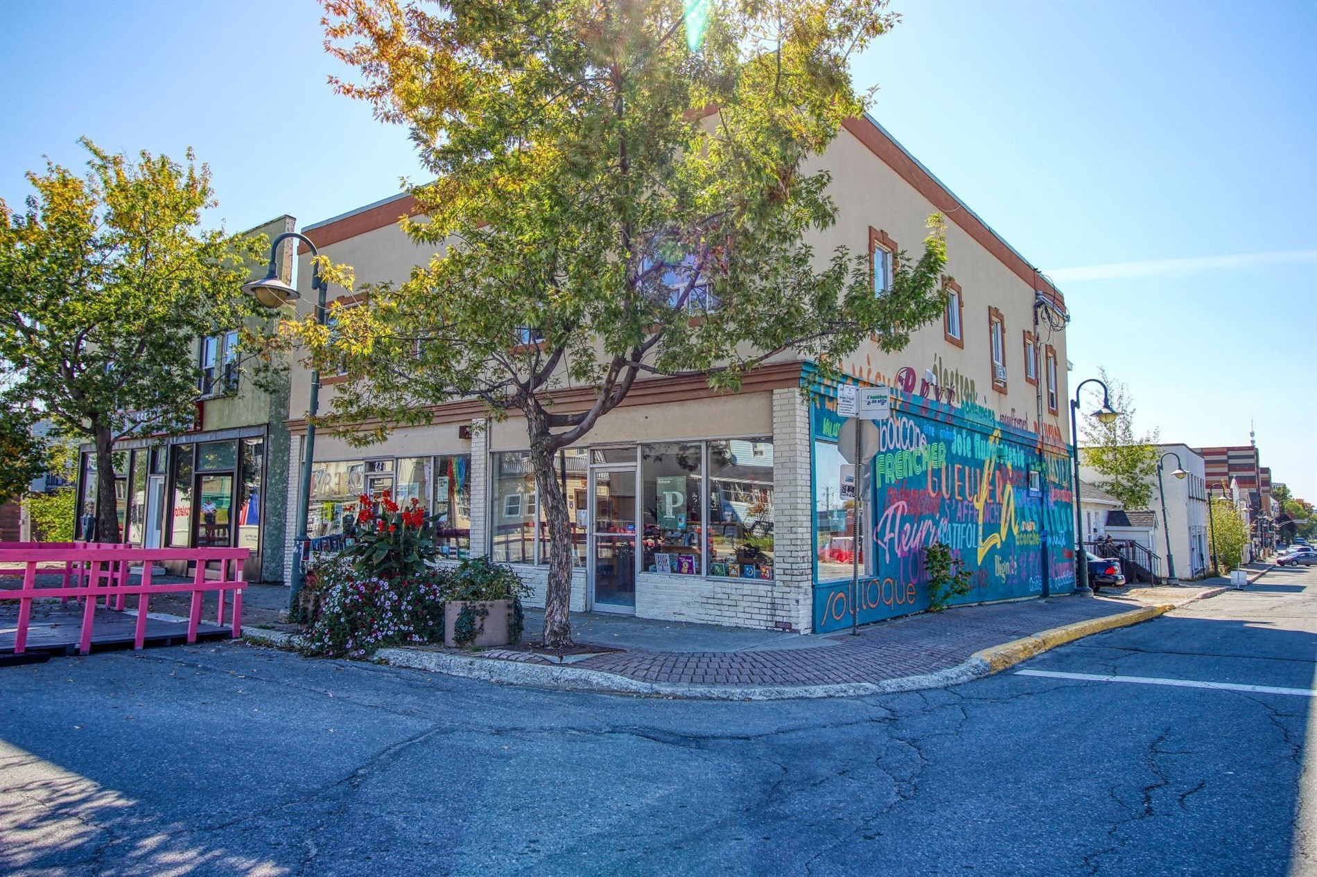 230 Av. Carter — photo 1
