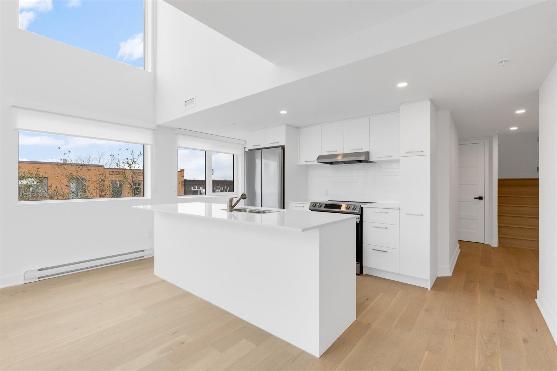 301-5410 Av. Papineau — photo 1