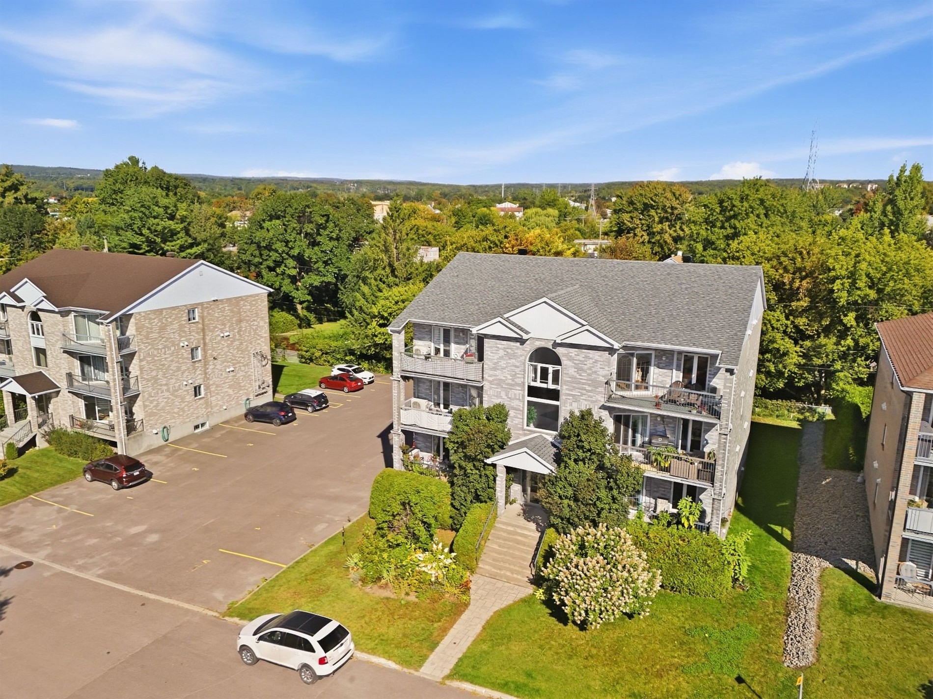 2-465 Rue Giguère — photo 1