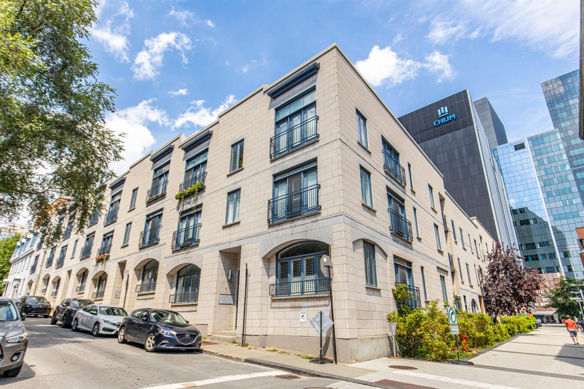 6-1061 Av. de l'Hôtel-de-Ville — photo 1