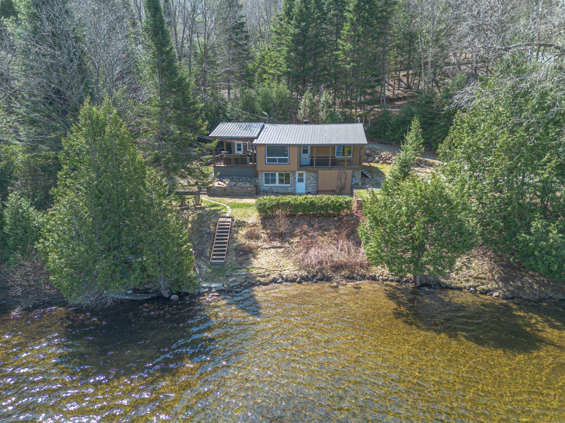 2458 Ch. des Aubépines — photo 1