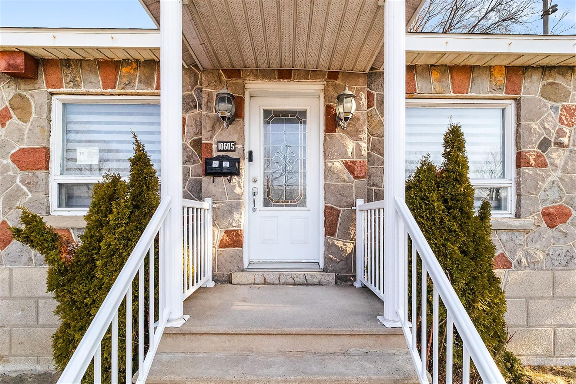 10605 Av. Papineau — photo 2