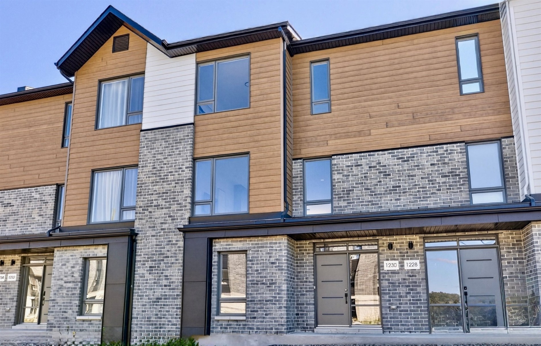 1208 Rue Marcel-De La Sablonnière — photo 1