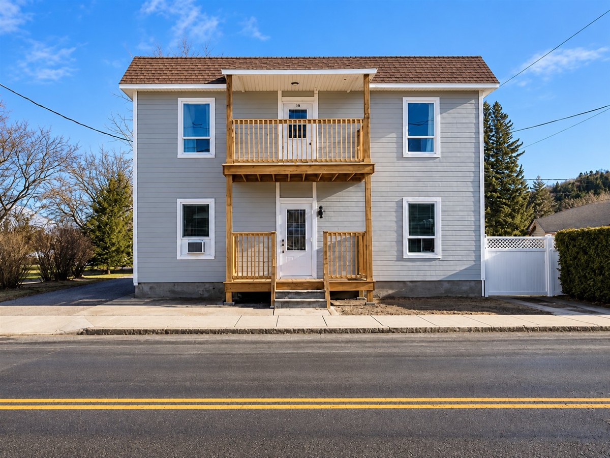 Duplex - 18-20 Rue St-Venant, Sainte-Agathe-des-Monts