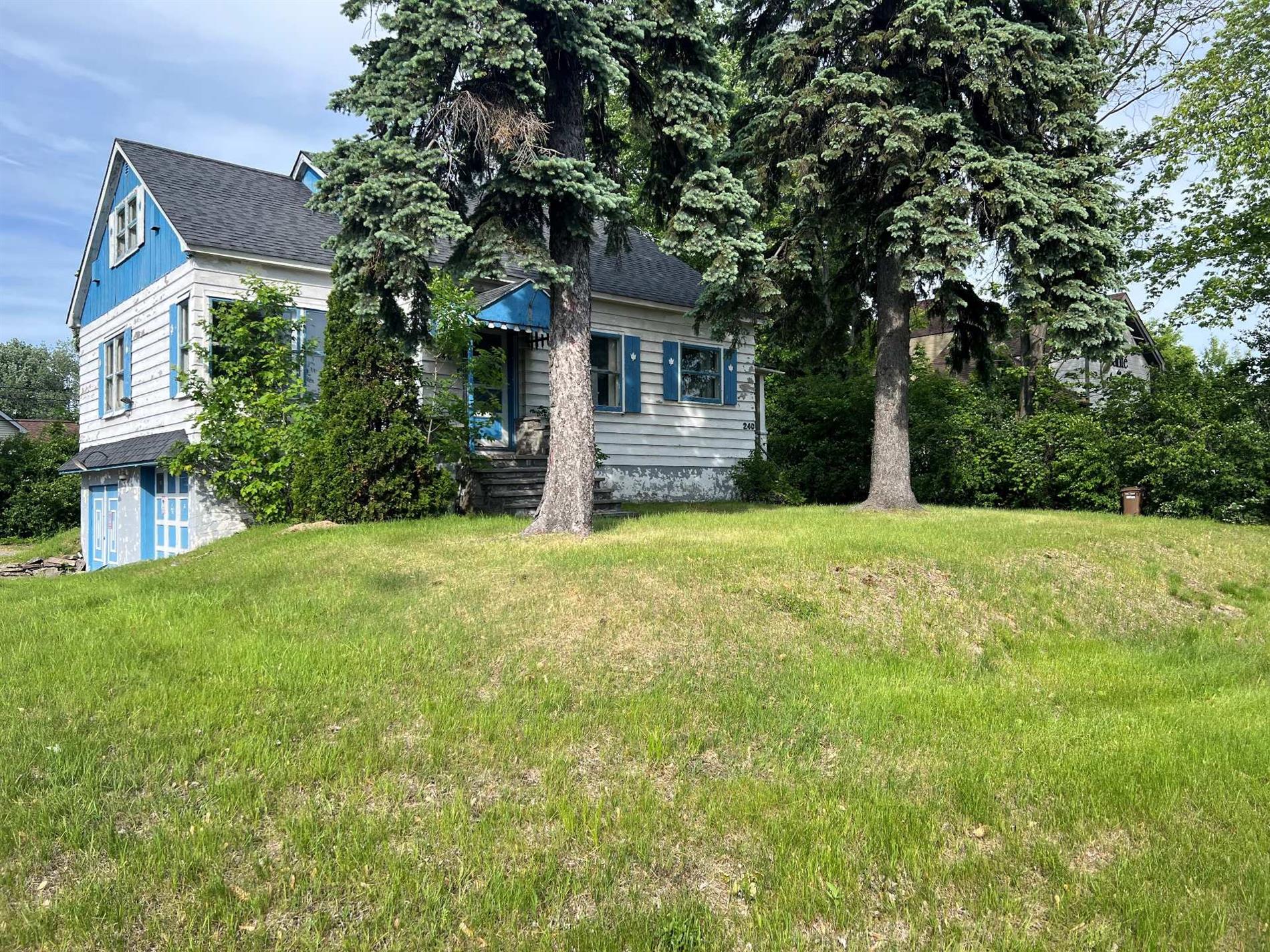 240 Boul. Labelle — photo 1