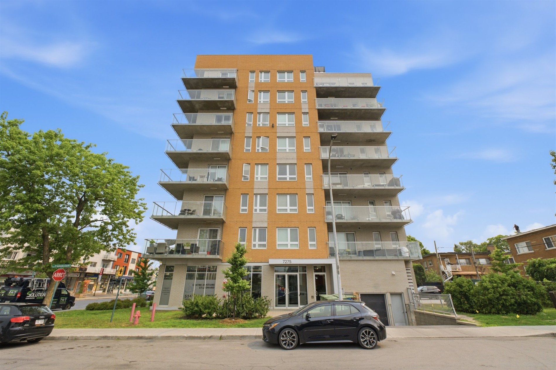 402-7275 Rue d'Abancourt — photo 1