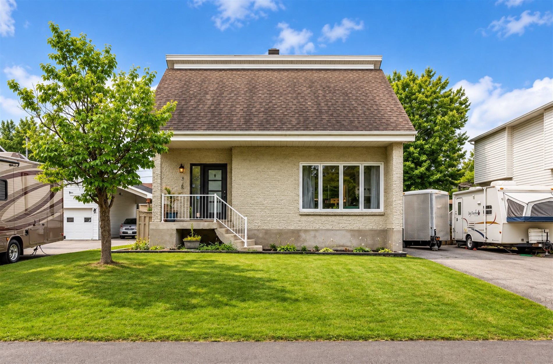 325 Rue Fernand-Seguin — photo 3