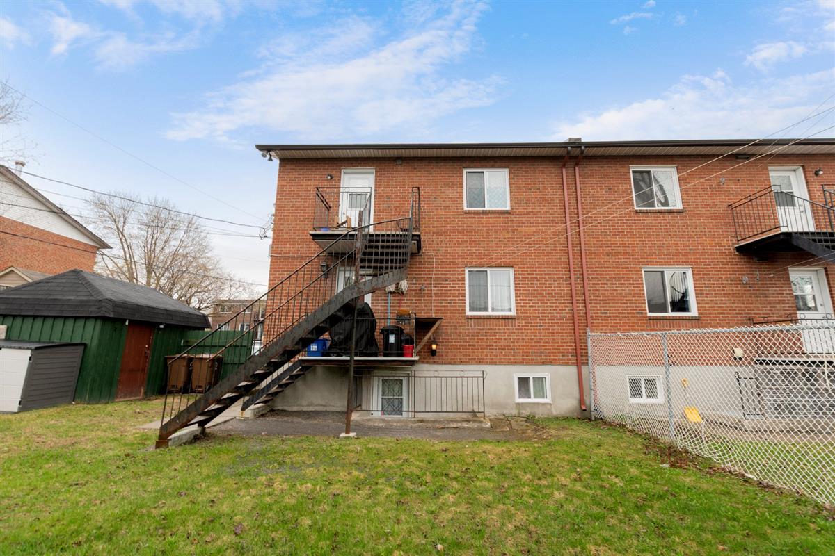 Vue 36 de la propriété réf. 23758572 – 277-279 Rue de Pierrefontaine J7G 1Y1