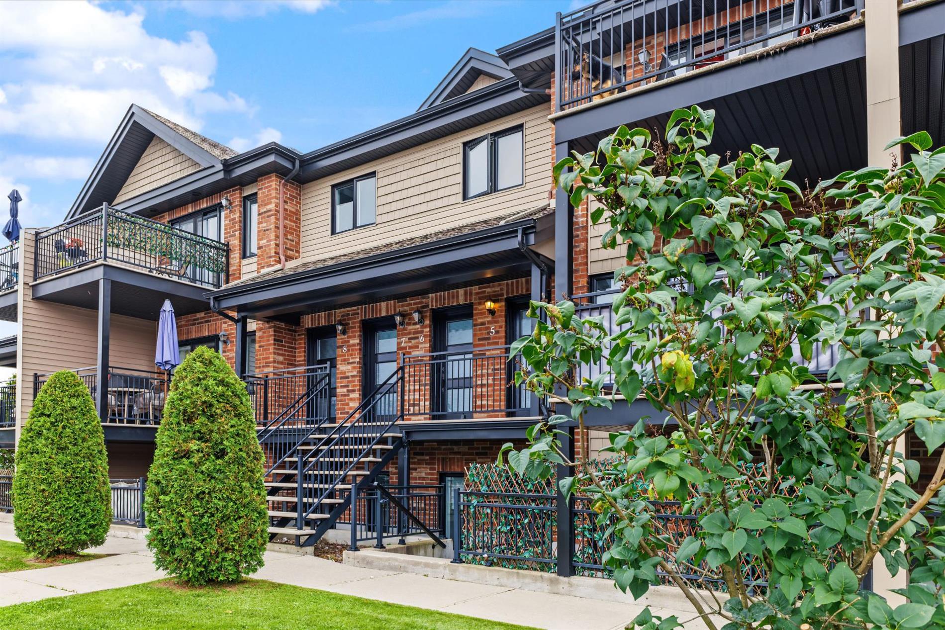 5-136 Rue St-Jude S. — photo 2