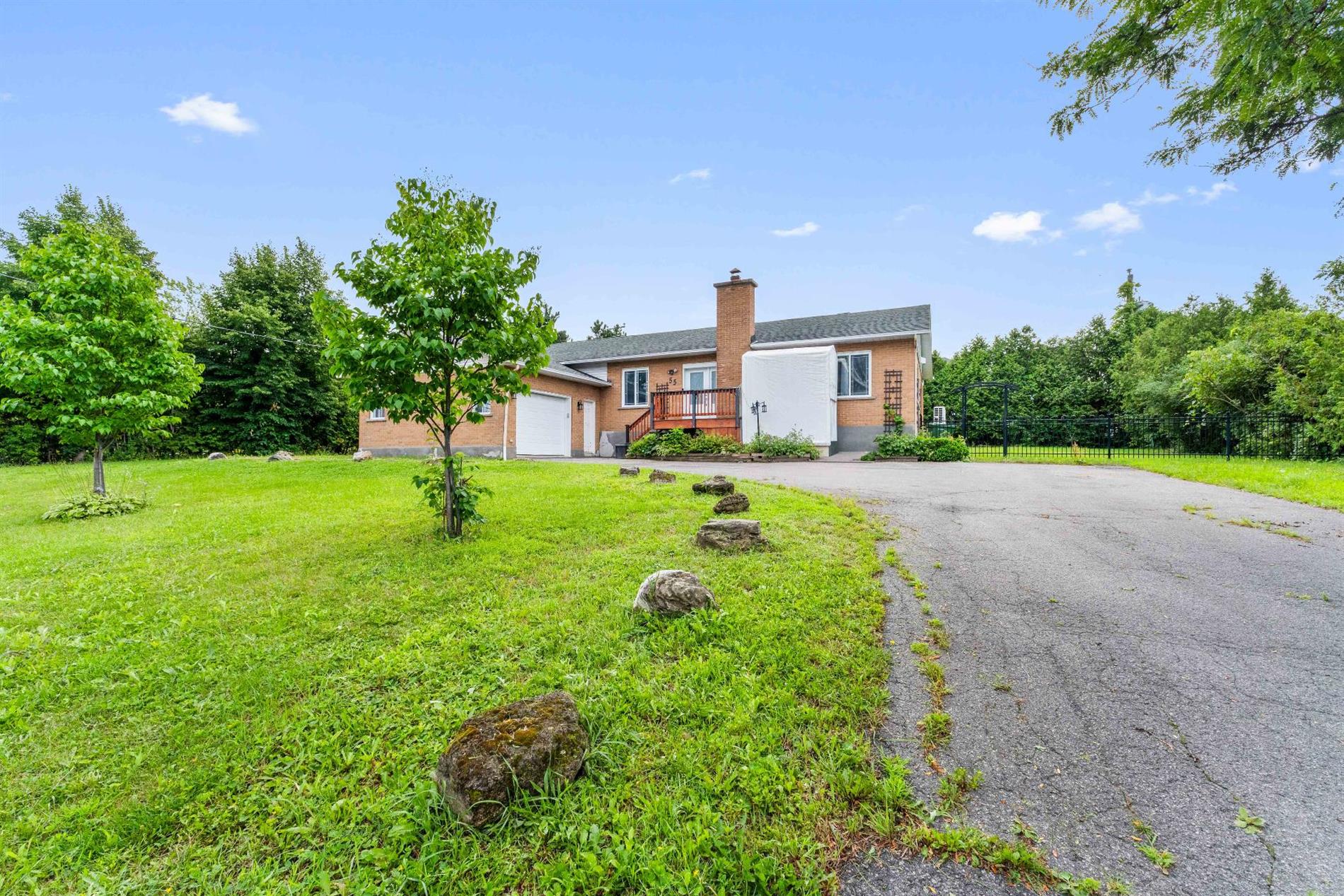 55 Boul. Ste-Rose E. — photo 1