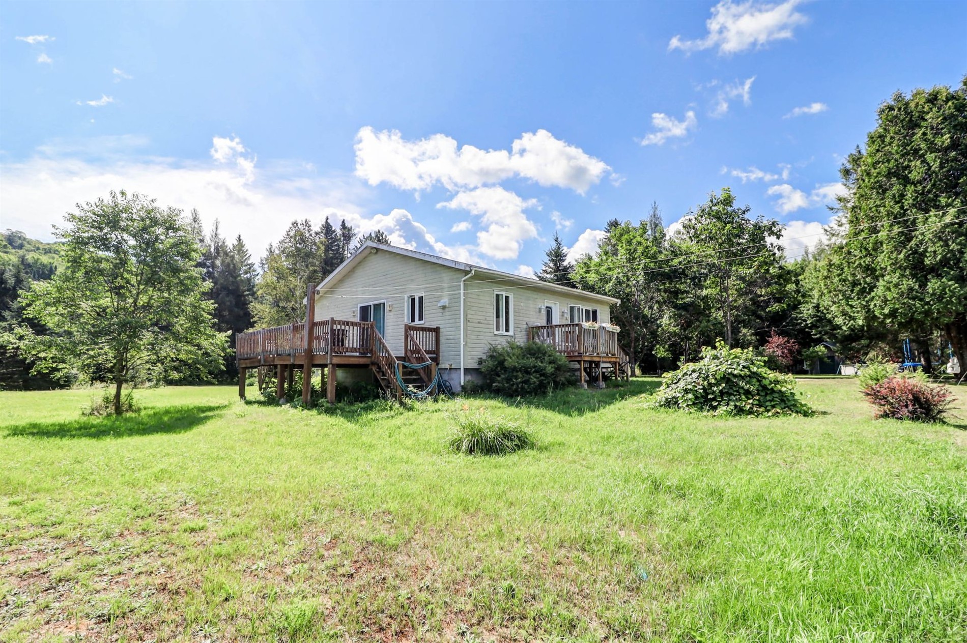 93 Ch. de la Montagne — photo 1