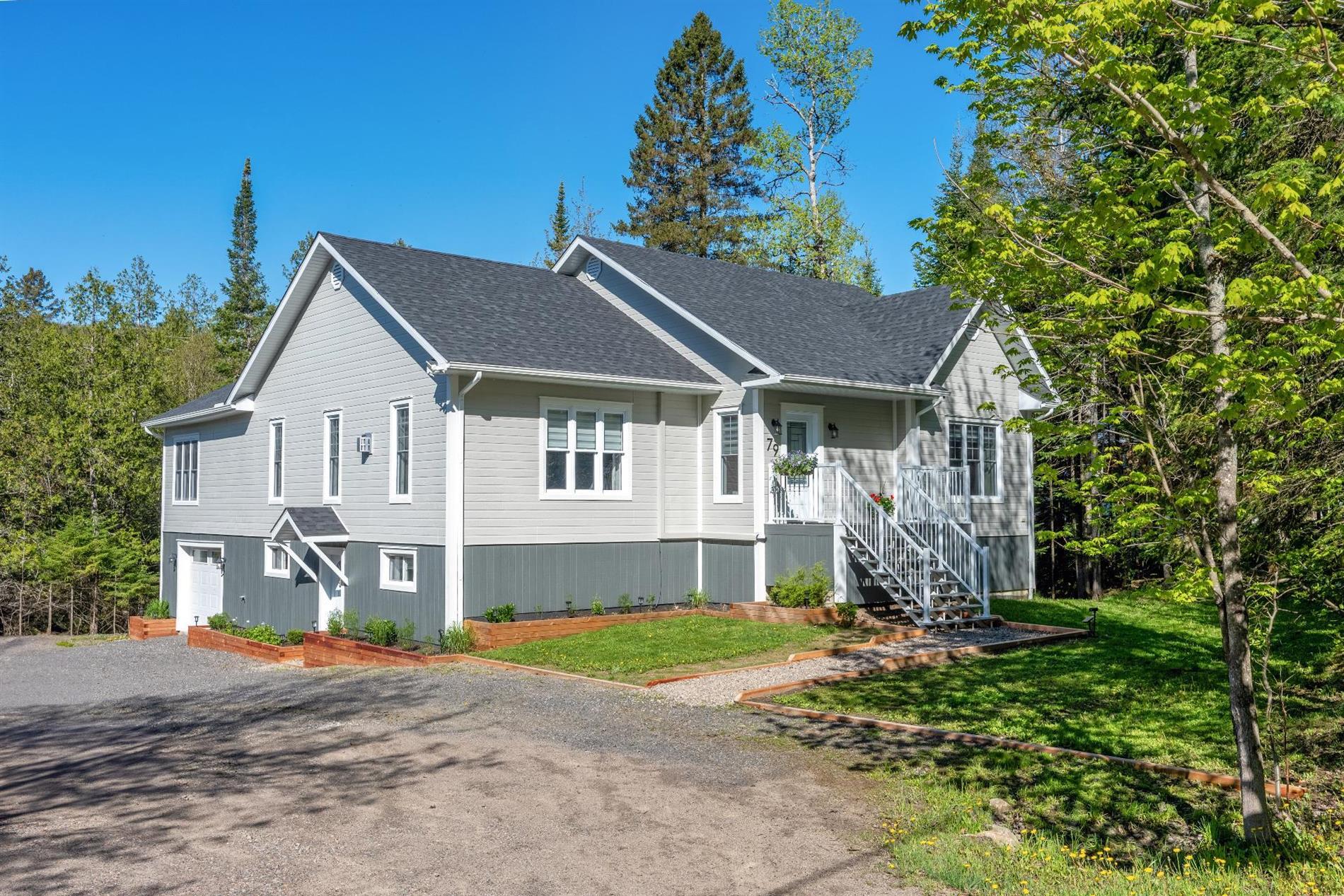 79 Ch. de la Baie — photo 1