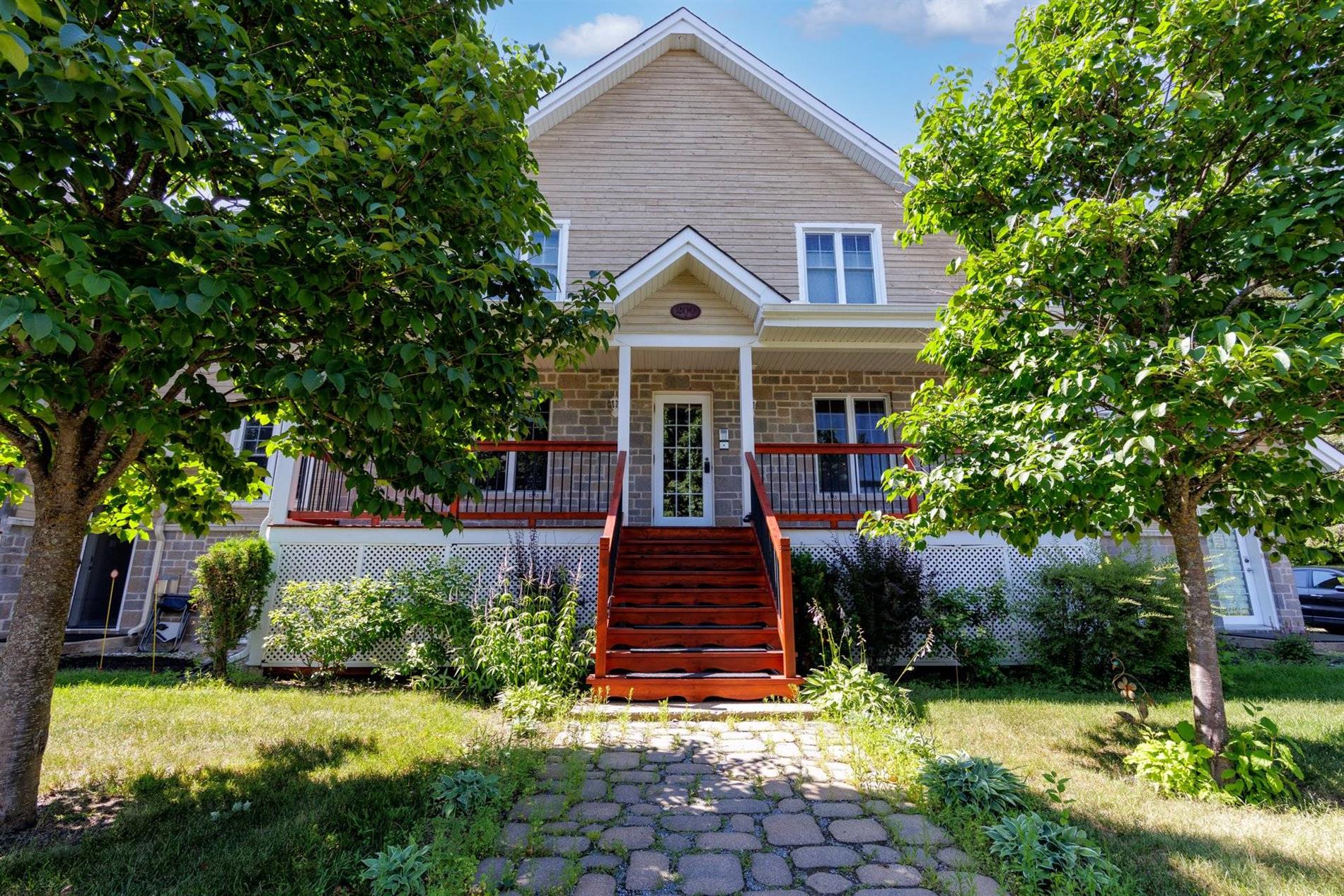 12 Rue Léonard — photo 1