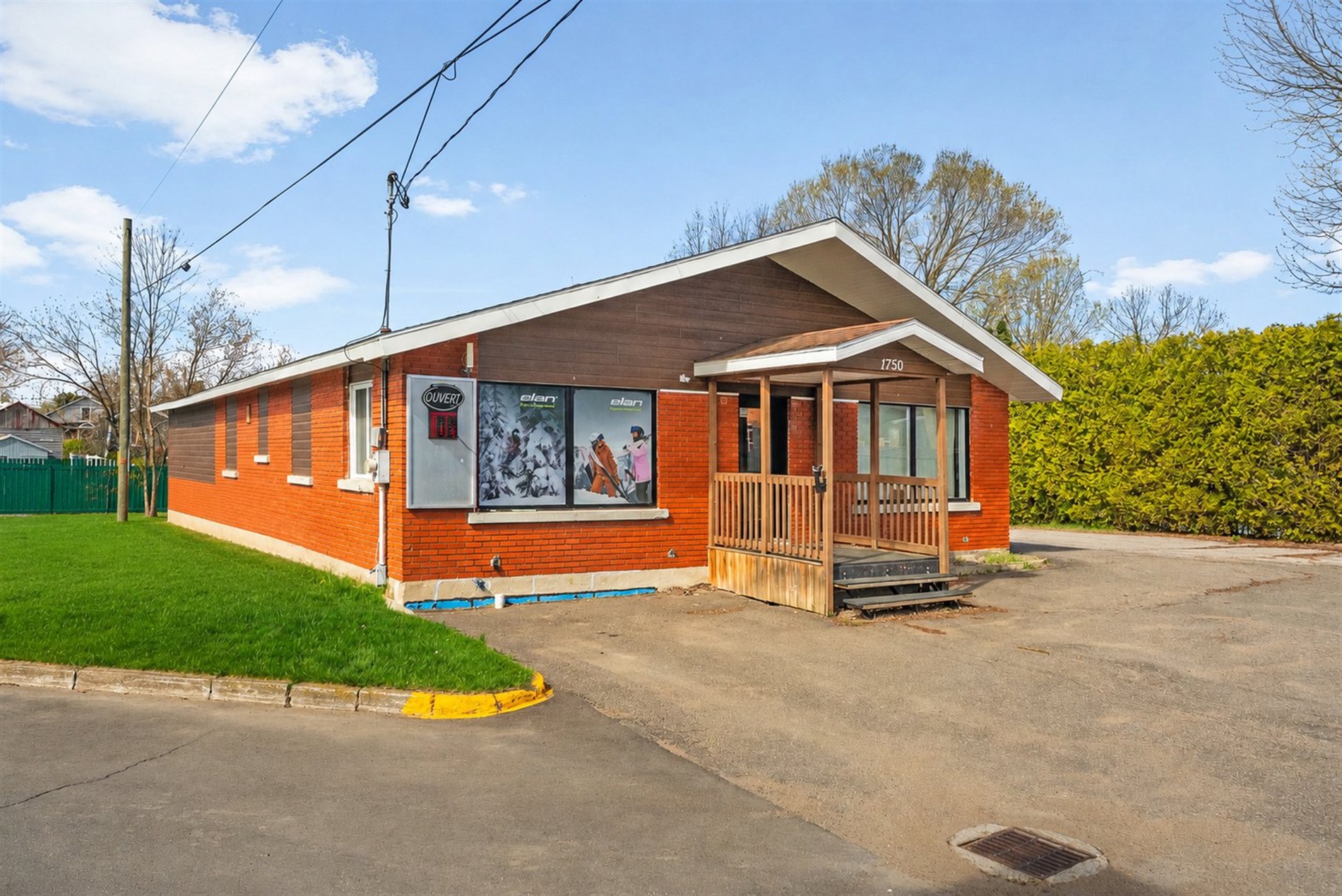 1750 Av. des Hirondelles — photo 1