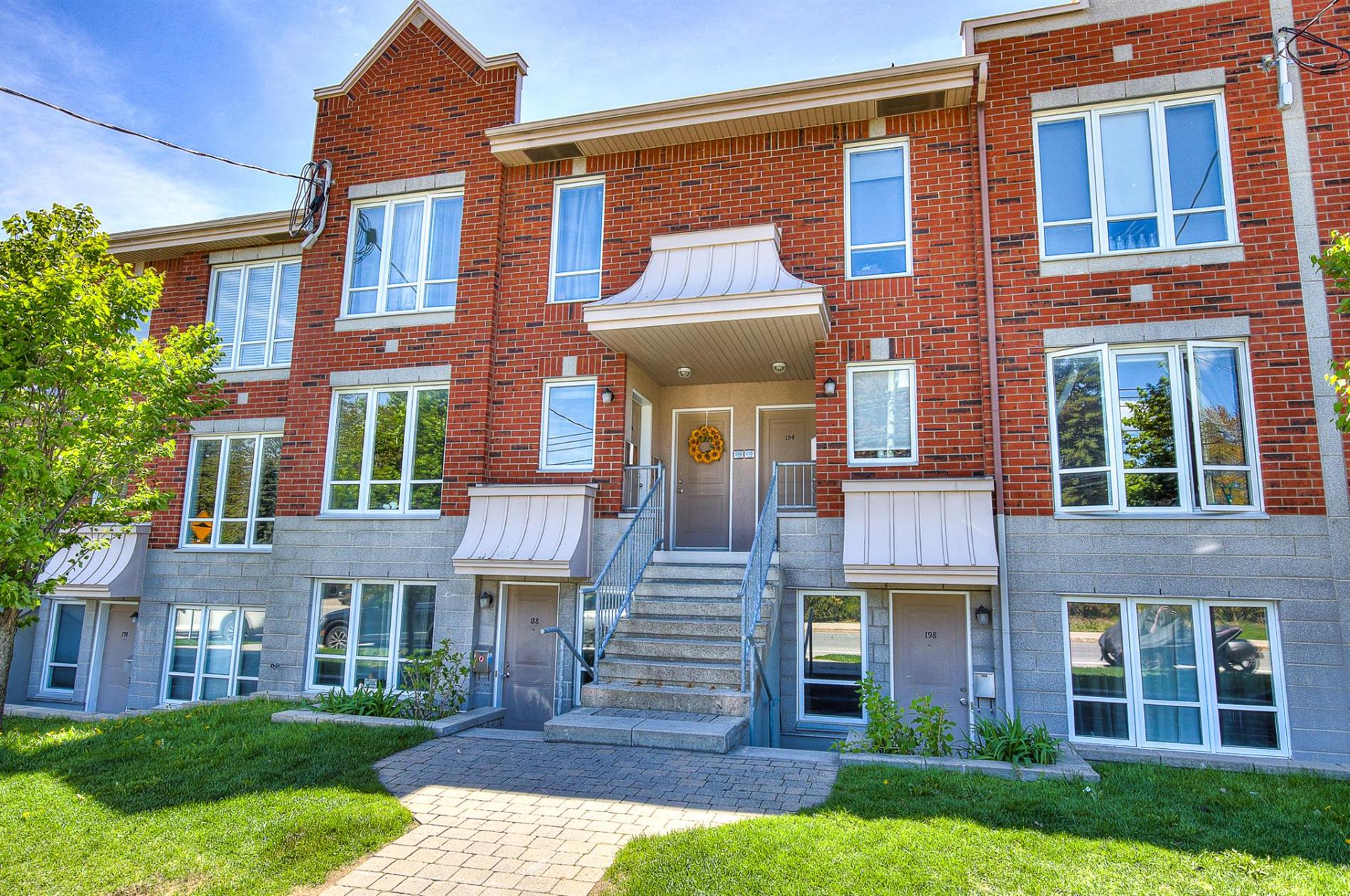 192 Av. Léo-Lacombe — photo 2